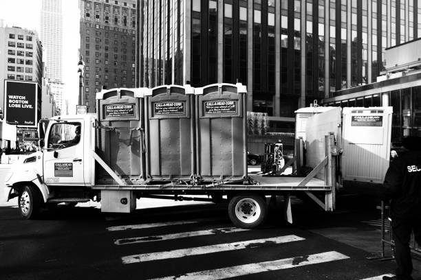 Portable Toilet Options We Offer in Powderly, TX